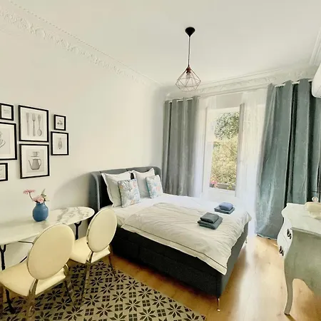 2 Steps From The Sea Near The Negresco